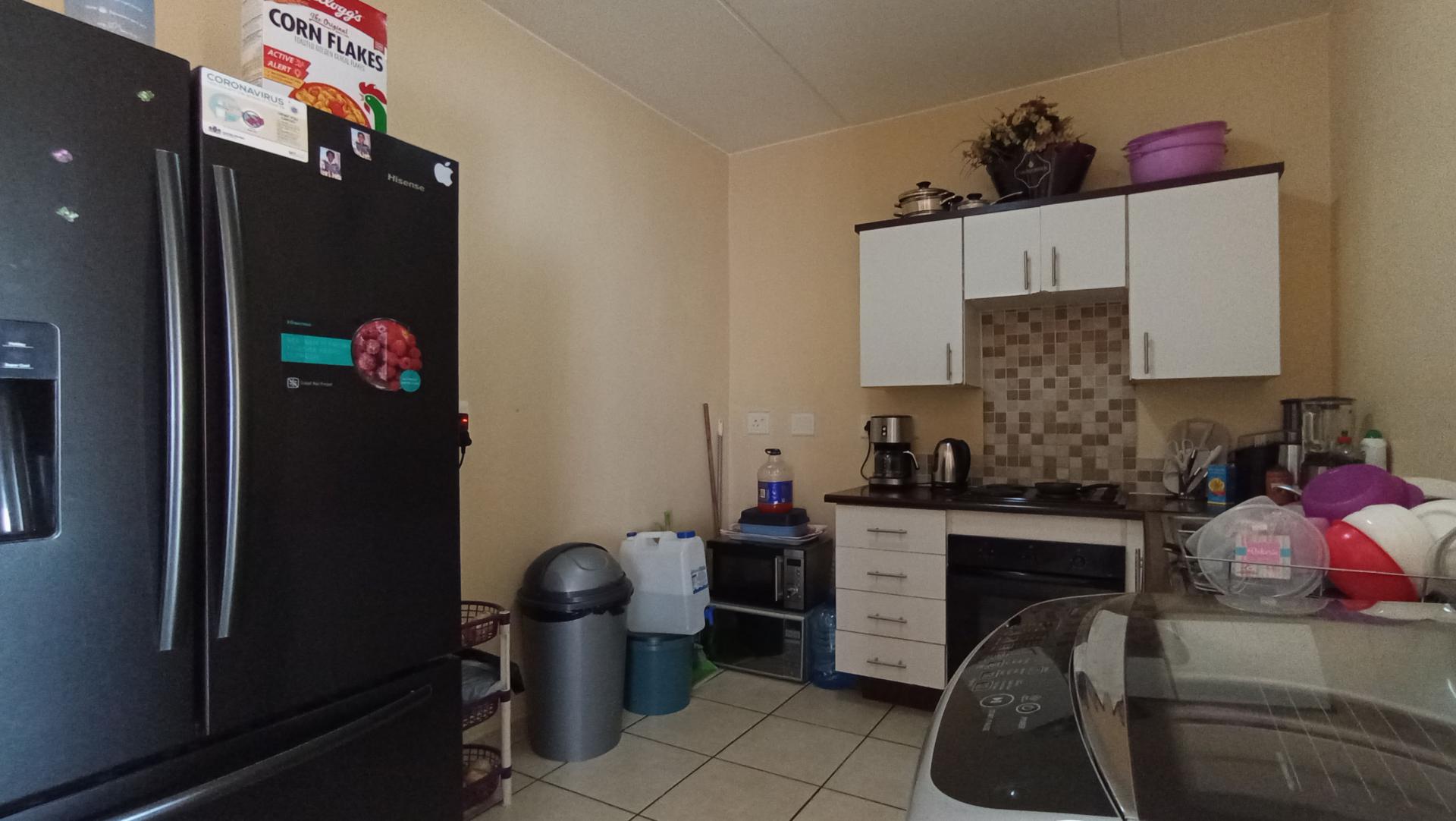Kitchen - 6 square meters of property in Grand Central