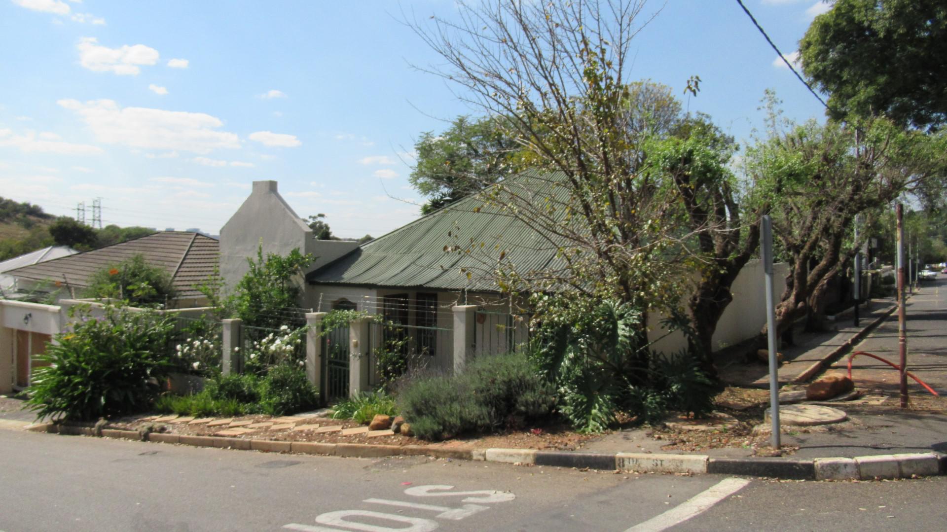 Front View of property in Melville