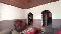 Lounges - 17 square meters of property in Claremont