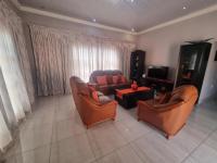 Lounges of property in Tlhabane West