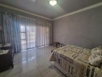 Main Bedroom of property in Tlhabane West