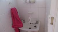 Guest Toilet - 2 square meters of property in Montclair (Dbn)