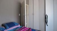Bed Room 2 - 12 square meters of property in Meredale