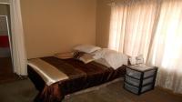 Bed Room 2 of property in Hartbeespoort