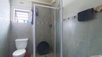 Main Bathroom - 6 square meters of property in Andeon