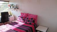 Bed Room 1 - 16 square meters of property in Glenvista