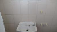 Bathroom 2 - 3 square meters of property in Park Rynie