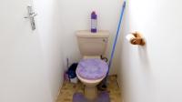 Guest Toilet - 2 square meters of property in Panorama Gardens