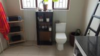Bathroom 2 - 7 square meters of property in Malmesbury