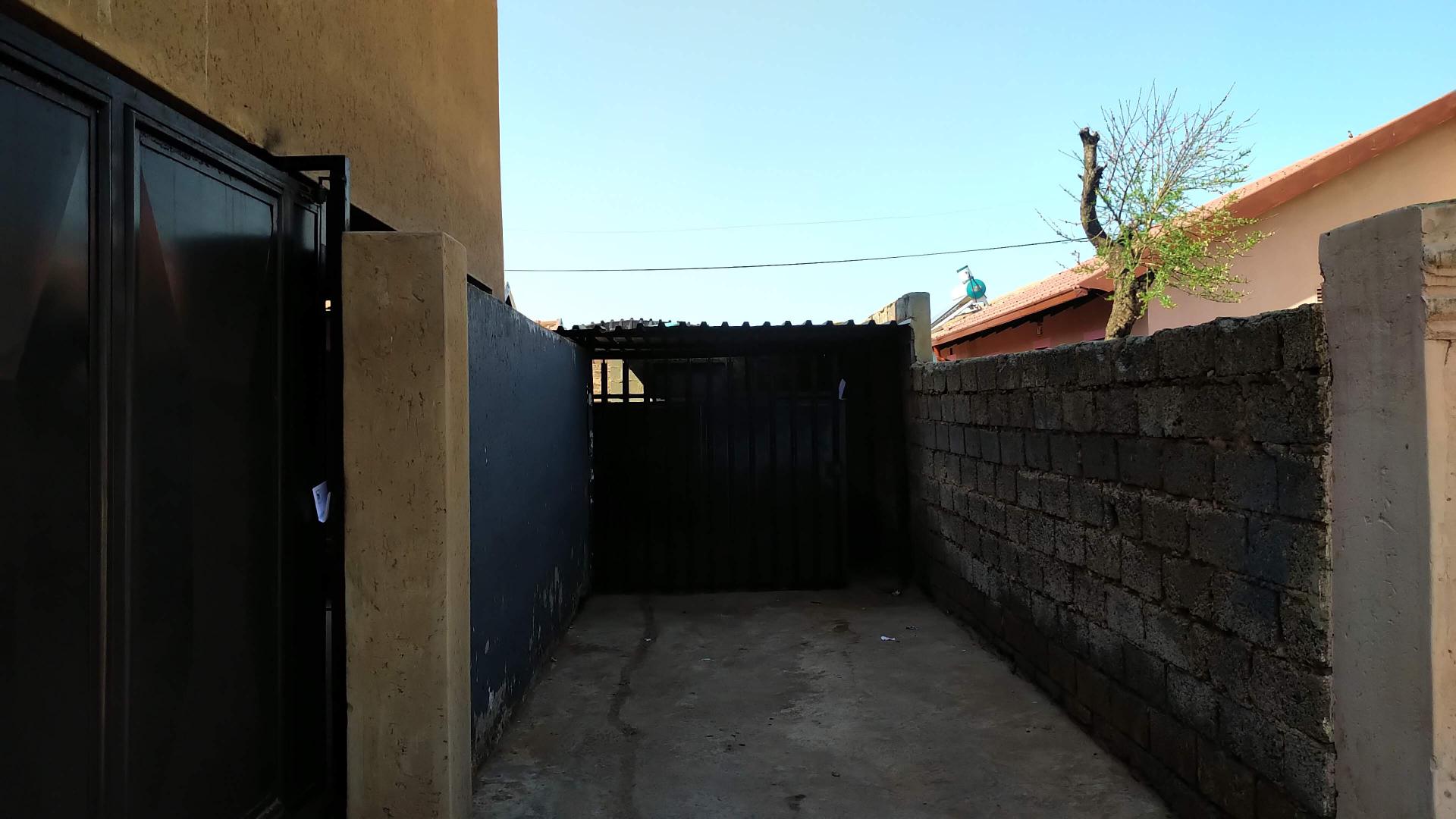 Nedbank Repossessed 2 Bedroom House for Sale in Protea Glen