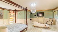 Main Bedroom - 173 square meters of property in Mooikloof