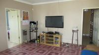 Lounges - 33 square meters of property in Verulam 