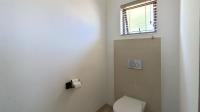 Main Bathroom - 16 square meters of property in Summerset