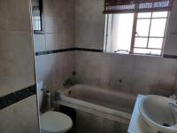Bathroom 1 - 7 square meters of property in Castleview