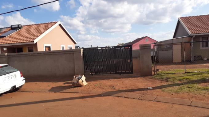 2 Bedroom House for Sale For Sale in Lenasia South - MR539087