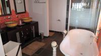 Main Bathroom - 11 square meters of property in Bazley Beach