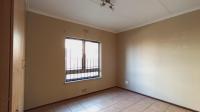 Bed Room 1 - 15 square meters of property in Erand Gardens