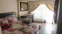 Bed Room 1 - 16 square meters of property in Ferndale - JHB