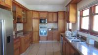 Kitchen - 18 square meters of property in Hibberdene