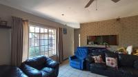 Lounges - 20 square meters of property in Brackendowns