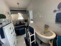 Bathroom 1 - 3 square meters of property in Greenhills