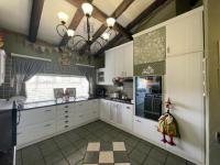 Kitchen - 19 square meters of property in Greenhills