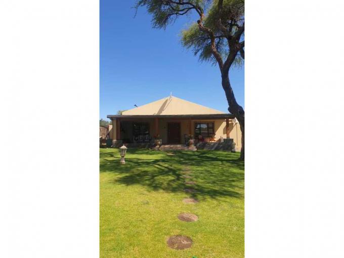House for Sale For Sale in Kuruman - MR543894