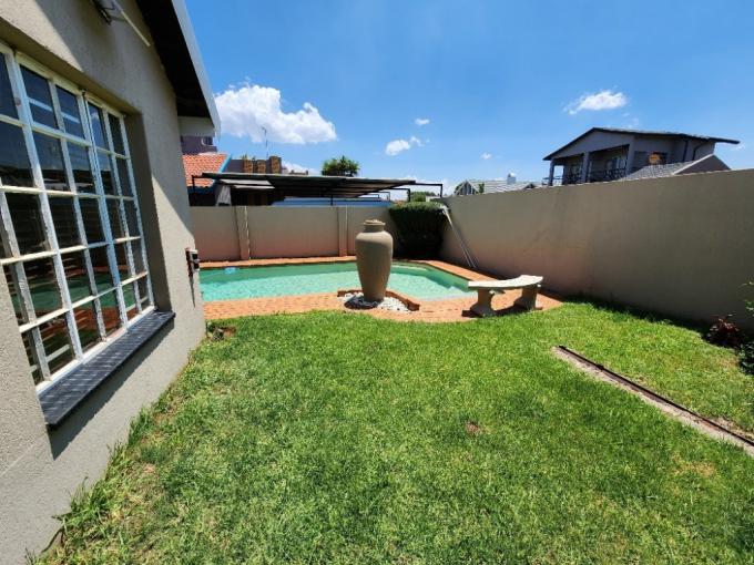 3 Bedroom House for Sale For Sale in Lenasia South - MR543929