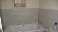 Bathroom 1 - 4 square meters of property in Olivedale