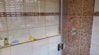 Main Bathroom - 5 square meters of property in Isandovale