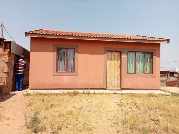 2 Bedroom House for Sale For Sale in Lenasia South - MR545229