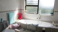 Bathroom 2 - 10 square meters of property in Northcliff