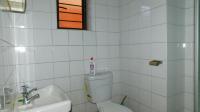 Bathroom 1 - 4 square meters of property in Riviera