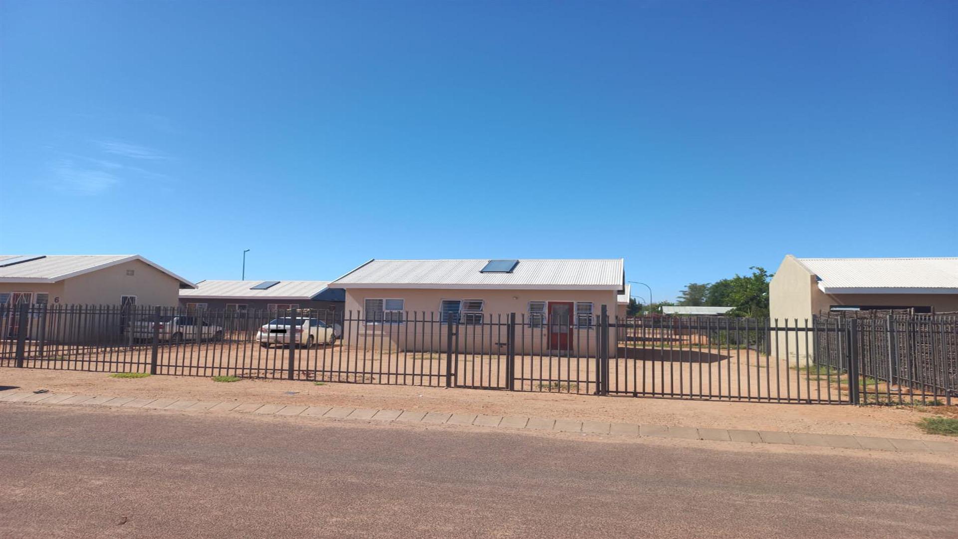 Front View of property in Upington