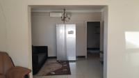 Lounges - 21 square meters of property in Shallcross 