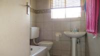 Bathroom 1 - 5 square meters of property in Sharon Park
