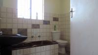 Main Bathroom - 7 square meters of property in Sharon Park