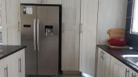 Kitchen - 18 square meters of property in St Duma
