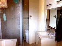 Bathroom 1 - 9 square meters of property in Erand Gardens