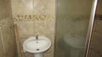 Bathroom 1 - 6 square meters of property in Delville