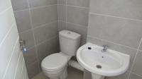 Bathroom 1 - 4 square meters of property in Windermere