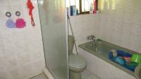Bathroom 1 - 5 square meters of property in St Micheals on Sea
