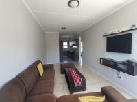 Lounges - 19 square meters of property in Oakdene