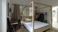 Bed Room 1 - 17 square meters of property in Maroeladal