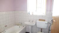 Bathroom 1 - 8 square meters of property in Sonland Park