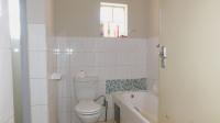 Bathroom 1 - 8 square meters of property in Elarduspark