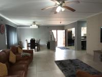 Lounges - 39 square meters of property in Yellowwood Park 