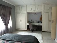 Main Bedroom - 47 square meters of property in Yellowwood Park 
