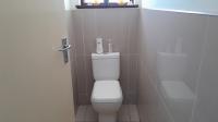 Bathroom 1 - 11 square meters of property in Yellowwood Park 