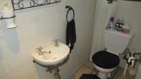 Guest Toilet - 2 square meters of property in Van Riebeeckpark